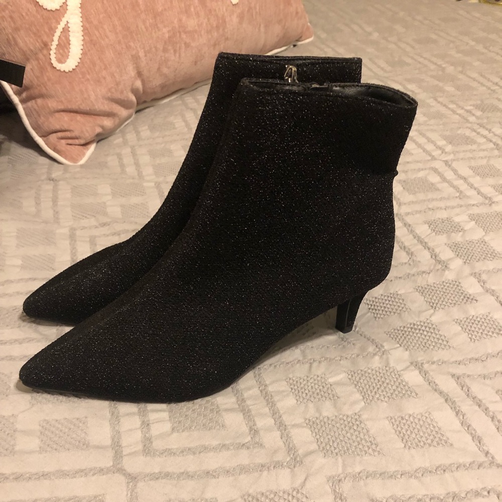 NWT Forever 21 Shimmer ankle boots size 7